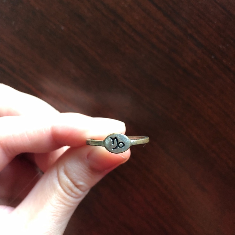 Capricorn ♑︎ Ring